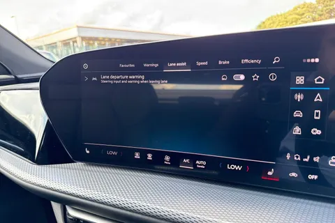 DK75UVJ Audi Q5 2.0 TFSI S line S Tronic quattro Euro 6 (s/s) 5dr Thumbnail #43