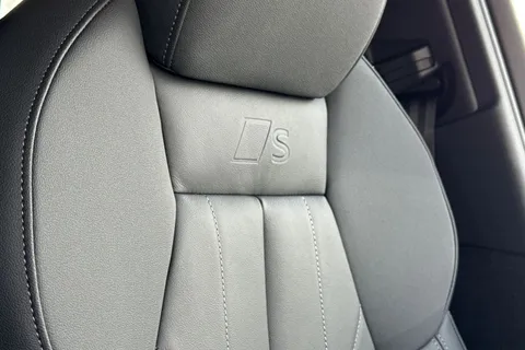 DK75UVJ Audi Q5 2.0 TFSI S line S Tronic quattro Euro 6 (s/s) 5dr Thumbnail #53