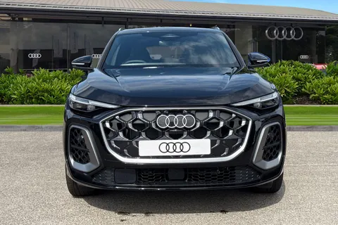 DK75UVA Audi Q5 2.0 TDI Launch Edition Sportback S Tronic quattro Euro 6 (s/s) 5dr Thumbnail #7