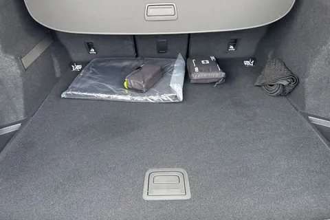 DK75UVA Audi Q5 2.0 TDI Launch Edition Sportback S Tronic quattro Euro 6 (s/s) 5dr Thumbnail #8