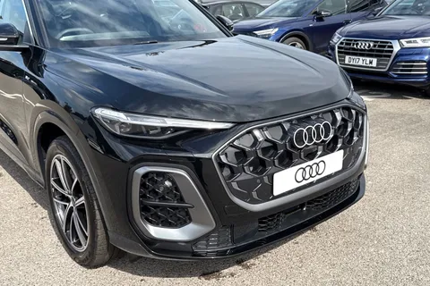 DK75UVA Audi Q5 2.0 TDI Launch Edition Sportback S Tronic quattro Euro 6 (s/s) 5dr Thumbnail #10