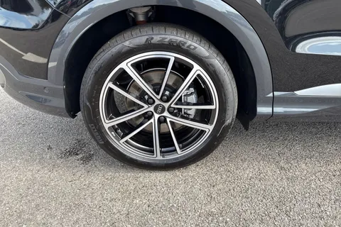 DK75UVA Audi Q5 2.0 TDI Launch Edition Sportback S Tronic quattro Euro 6 (s/s) 5dr Thumbnail #14