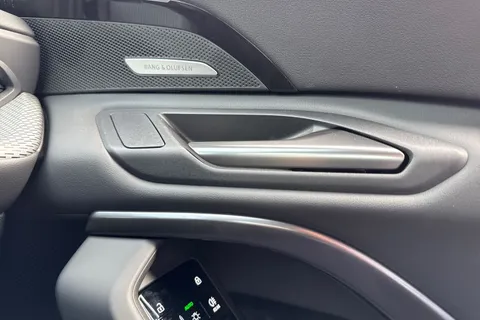 DK75UVA Audi Q5 2.0 TDI Launch Edition Sportback S Tronic quattro Euro 6 (s/s) 5dr Thumbnail #22