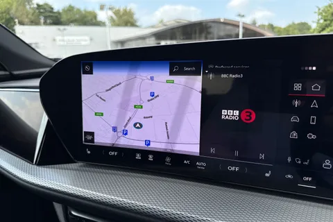 DK75UVA Audi Q5 2.0 TDI Launch Edition Sportback S Tronic quattro Euro 6 (s/s) 5dr Thumbnail #35