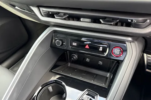 DK75UVA Audi Q5 2.0 TDI Launch Edition Sportback S Tronic quattro Euro 6 (s/s) 5dr Thumbnail #54