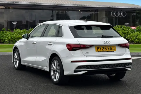 PY25EAJ Audi A3 Sport 40 TFSI e  204 PS S tronic Thumbnail #3