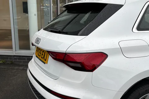 PY25EAJ Audi A3 Sport 40 TFSI e  204 PS S tronic Thumbnail #8