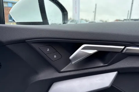 PY25EAJ Audi A3 Sport 40 TFSI e  204 PS S tronic Thumbnail #21