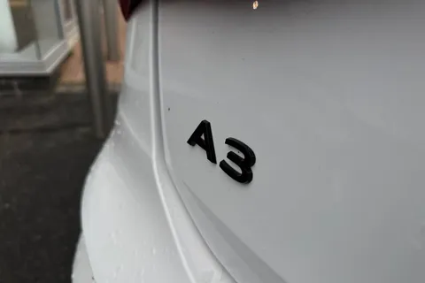 PY25EAJ Audi A3 Sport 40 TFSI e  204 PS S tronic Thumbnail #31