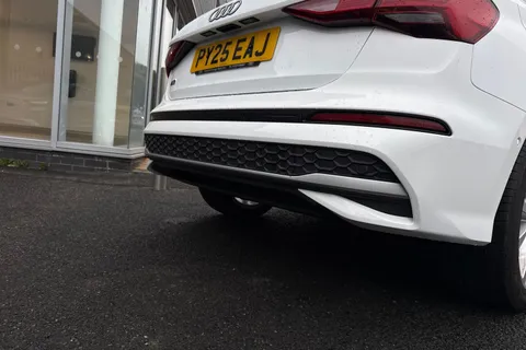 PY25EAJ Audi A3 Sport 40 TFSI e  204 PS S tronic Thumbnail #32