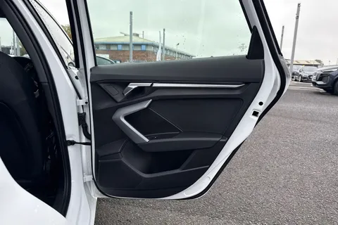 PY25EAJ Audi A3 Sport 40 TFSI e  204 PS S tronic Thumbnail #41