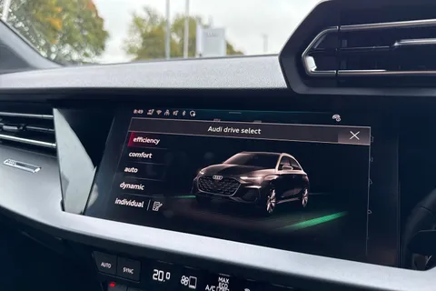 PY25EAJ Audi A3 Sport 40 TFSI e  204 PS S tronic Thumbnail #57