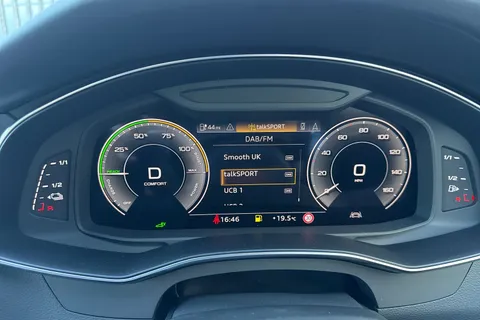 PX75KKD Audi A7 2.0 TFSIe 50 S line Sportback S Tronic quattro Euro 6 (s/s) 5dr 17.9kWh Thumbnail #41