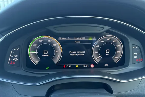 PX75KKD Audi A7 2.0 TFSIe 50 S line Sportback S Tronic quattro Euro 6 (s/s) 5dr 17.9kWh Thumbnail #42