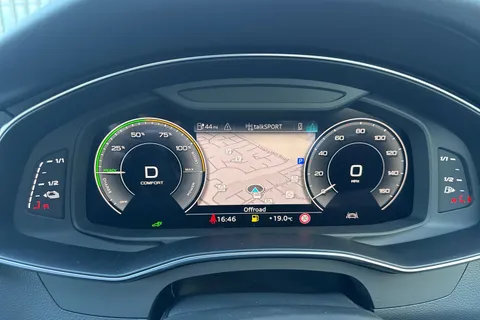 PX75KKD Audi A7 2.0 TFSIe 50 S line Sportback S Tronic quattro Euro 6 (s/s) 5dr 17.9kWh Thumbnail #43