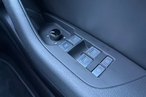 PX75KKD Audi A7 2.0 TFSIe 50 S line Sportback S Tronic quattro Euro 6 (s/s) 5dr 17.9kWh Thumbnail #46