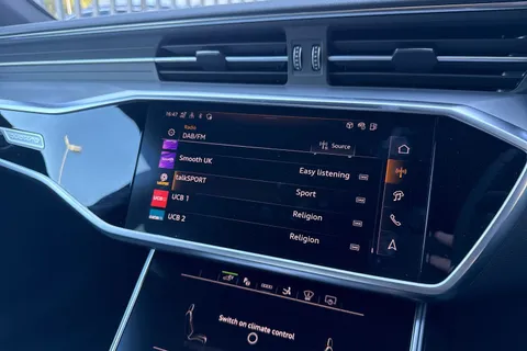 PX75KKD Audi A7 2.0 TFSIe 50 S line Sportback S Tronic quattro Euro 6 (s/s) 5dr 17.9kWh Thumbnail #51