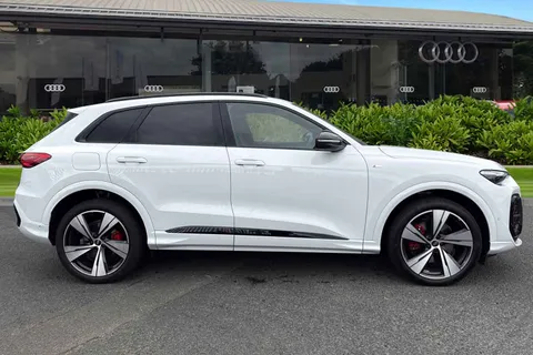 PX75KMY Audi Q5 SUV Edition 1 TDI quattro 204 PS S tronic Thumbnail #4