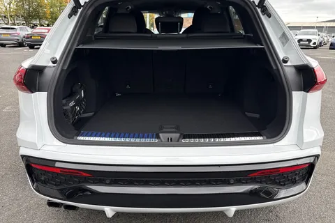 PX75KMY Audi Q5 SUV Edition 1 TDI quattro 204 PS S tronic Thumbnail #8