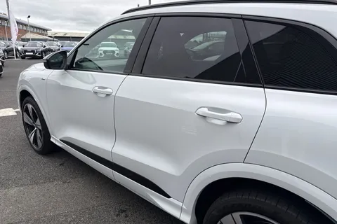 PX75KMY Audi Q5 SUV Edition 1 TDI quattro 204 PS S tronic Thumbnail #31