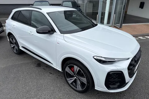 PX75KMY Audi Q5 SUV Edition 1 TDI quattro 204 PS S tronic Thumbnail #38