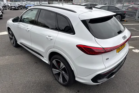 PX75KMY Audi Q5 SUV Edition 1 TDI quattro 204 PS S tronic Thumbnail #39