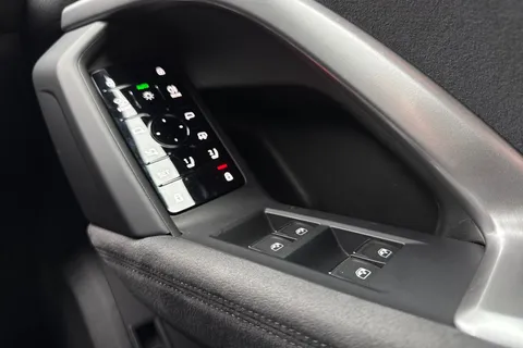 PX75KMY Audi Q5 SUV Edition 1 TDI quattro 204 PS S tronic Thumbnail #50