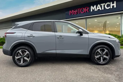 BF72JBY Nissan Qashqai 1.3 DIG-T MHEV N-Connecta XTRON Euro 6 (s/s) 5dr Thumbnail #4