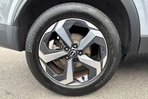 BF72JBY Nissan Qashqai 1.3 DIG-T MHEV N-Connecta XTRON Euro 6 (s/s) 5dr Thumbnail #10