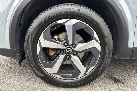 BF72JBY Nissan Qashqai 1.3 DIG-T MHEV N-Connecta XTRON Euro 6 (s/s) 5dr Thumbnail #11