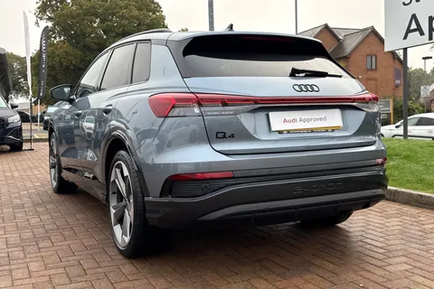 KO74FLL Audi Q4 e-tron Q4 Black Edition 45 e-tron kW Thumbnail #8