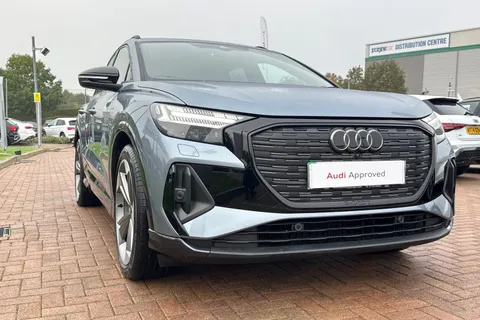 KO74FLL Audi Q4 e-tron Q4 Black Edition 45 e-tron kW Thumbnail #9