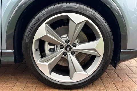 KO74FLL Audi Q4 e-tron Q4 Black Edition 45 e-tron kW Thumbnail #10