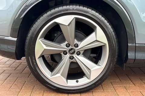 KO74FLL Audi Q4 e-tron Q4 Black Edition 45 e-tron kW Thumbnail #11