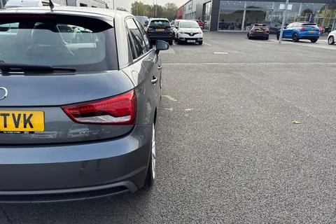 33 of 67 for AUDI A1 1.4 TFSI S Line Nav 5dr