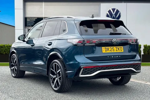 DK25ZKO Volkswagen Tiguan 2.0 TDI R-Line 5dr DSG ⭐Driver assistance package IQ lights, Info Package p Thumbnail #3