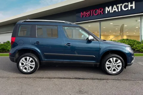 DF67OMZ Škoda Yeti 2.0 TDI SE L Drive Outdoor 4WD Euro 6 (s/s) 5dr Thumbnail #4