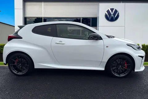 KS22URX Toyota Yaris 1.6T GR Circuit AWD Euro 6 3dr Thumbnail #4