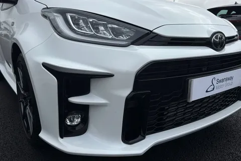 KS22URX Toyota Yaris 1.6T GR Circuit AWD Euro 6 3dr Thumbnail #9