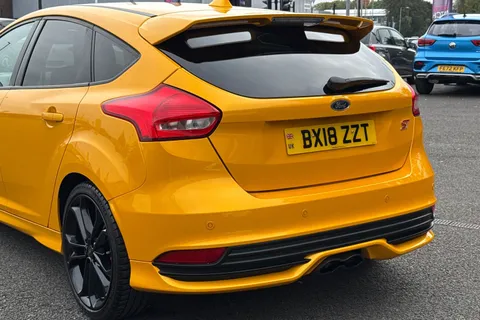 8 of 53 for FORD FOCUS 2.0T EcoBoost ST-3 Navigation 5dr