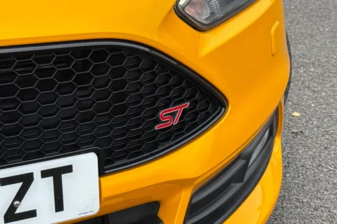 27 of 53 for FORD FOCUS 2.0T EcoBoost ST-3 Navigation 5dr