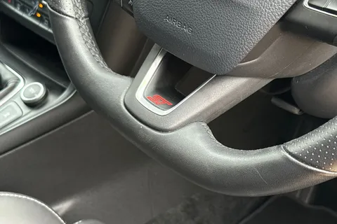 32 of 53 for FORD FOCUS 2.0T EcoBoost ST-3 Navigation 5dr