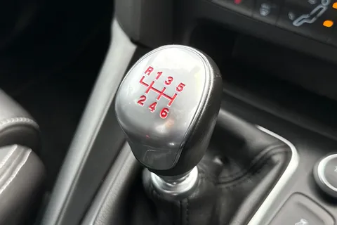 46 of 53 for FORD FOCUS 2.0T EcoBoost ST-3 Navigation 5dr