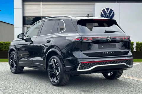 Volkswagen Tiguan 2.0 TDI R-Line DSG Euro 6 (s/s) 5dr Thumbnail #3