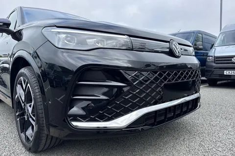 Volkswagen Tiguan 2.0 TDI R-Line DSG Euro 6 (s/s) 5dr Thumbnail #9