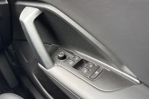 Volkswagen Tiguan 2.0 TDI R-Line DSG Euro 6 (s/s) 5dr Thumbnail #21