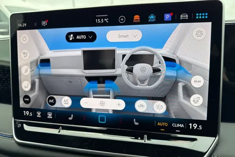 Volkswagen Tiguan 2.0 TDI R-Line DSG Euro 6 (s/s) 5dr Thumbnail #22