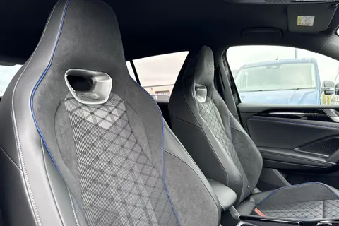 Volkswagen Tiguan 2.0 TDI R-Line DSG Euro 6 (s/s) 5dr Thumbnail #24