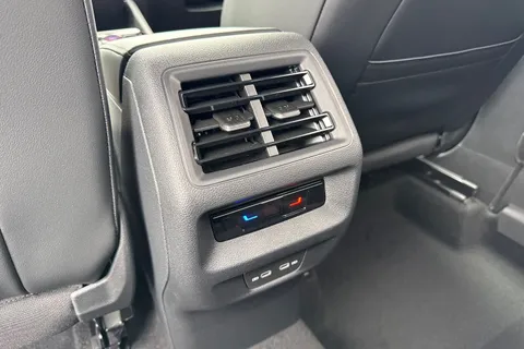 Volkswagen Tiguan 2.0 TDI R-Line DSG Euro 6 (s/s) 5dr Thumbnail #37