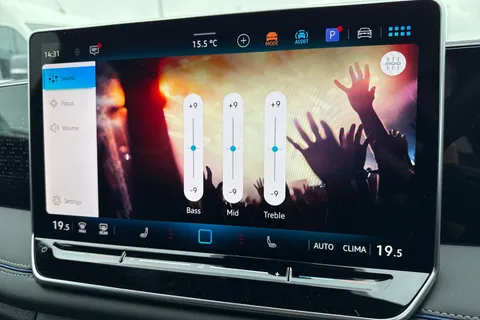 Volkswagen Tiguan 2.0 TDI R-Line DSG Euro 6 (s/s) 5dr Thumbnail #56